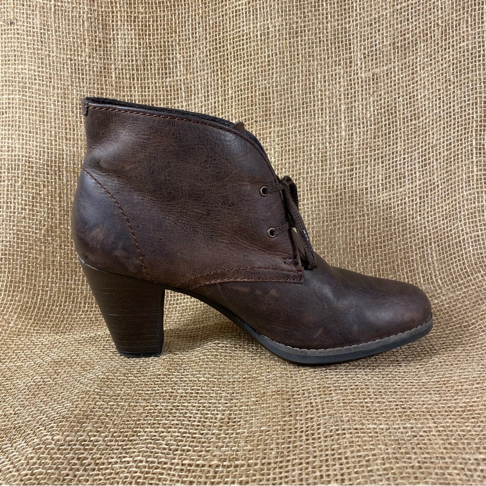 Clarks ankle boots lace up leather booties heels brown distressed women 8.5 B - Picture 3 of 14